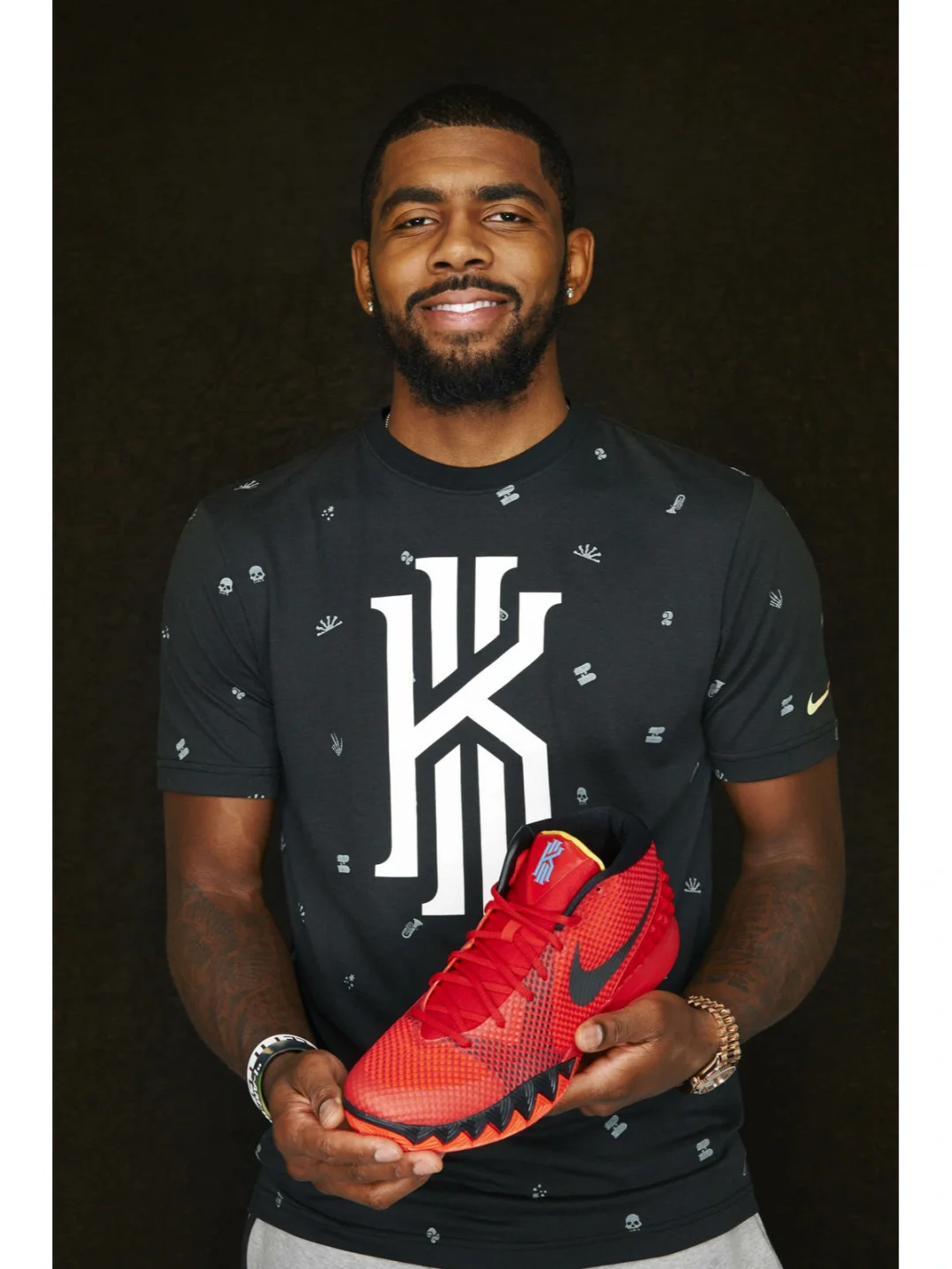 集结日体能课后,克里夫兰骑士强势反弹备战欧篮联,话题不断,资深球员宣示担当的简单介绍 集结日体能课后,克里夫兰骑士强势反弹备战欧篮联,话题不断,资深球员宣示担当的简单介绍